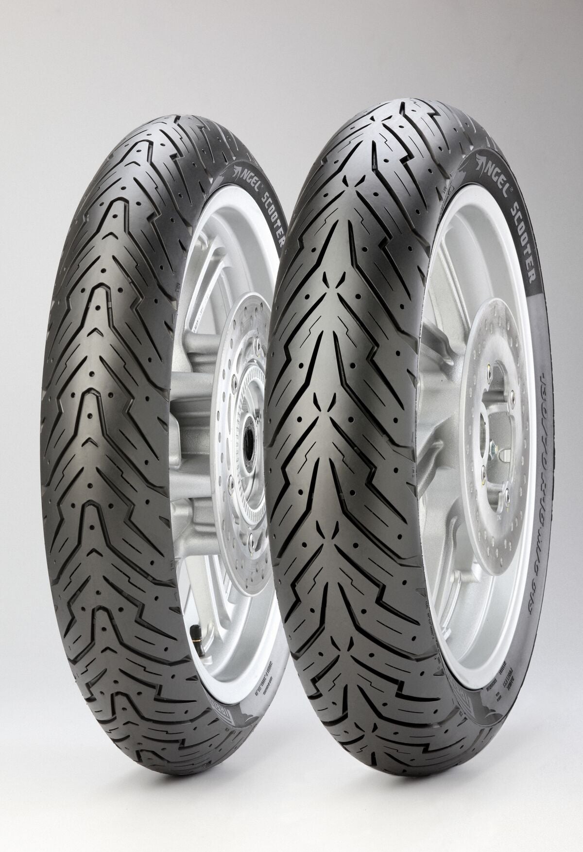 Pirelli Angel Scooter 130/70 - 12 56L TL (for- og baghjul)