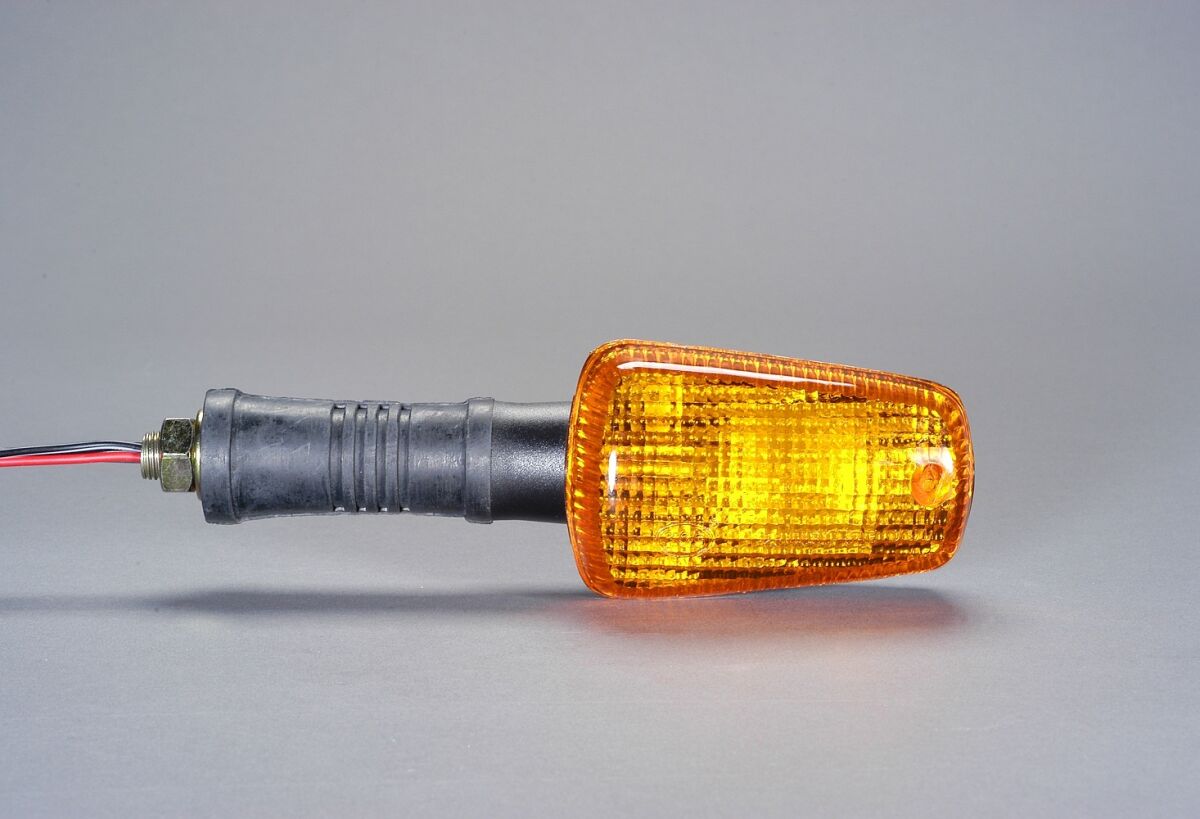 TURN SIGNAL E-MARK AMBER
